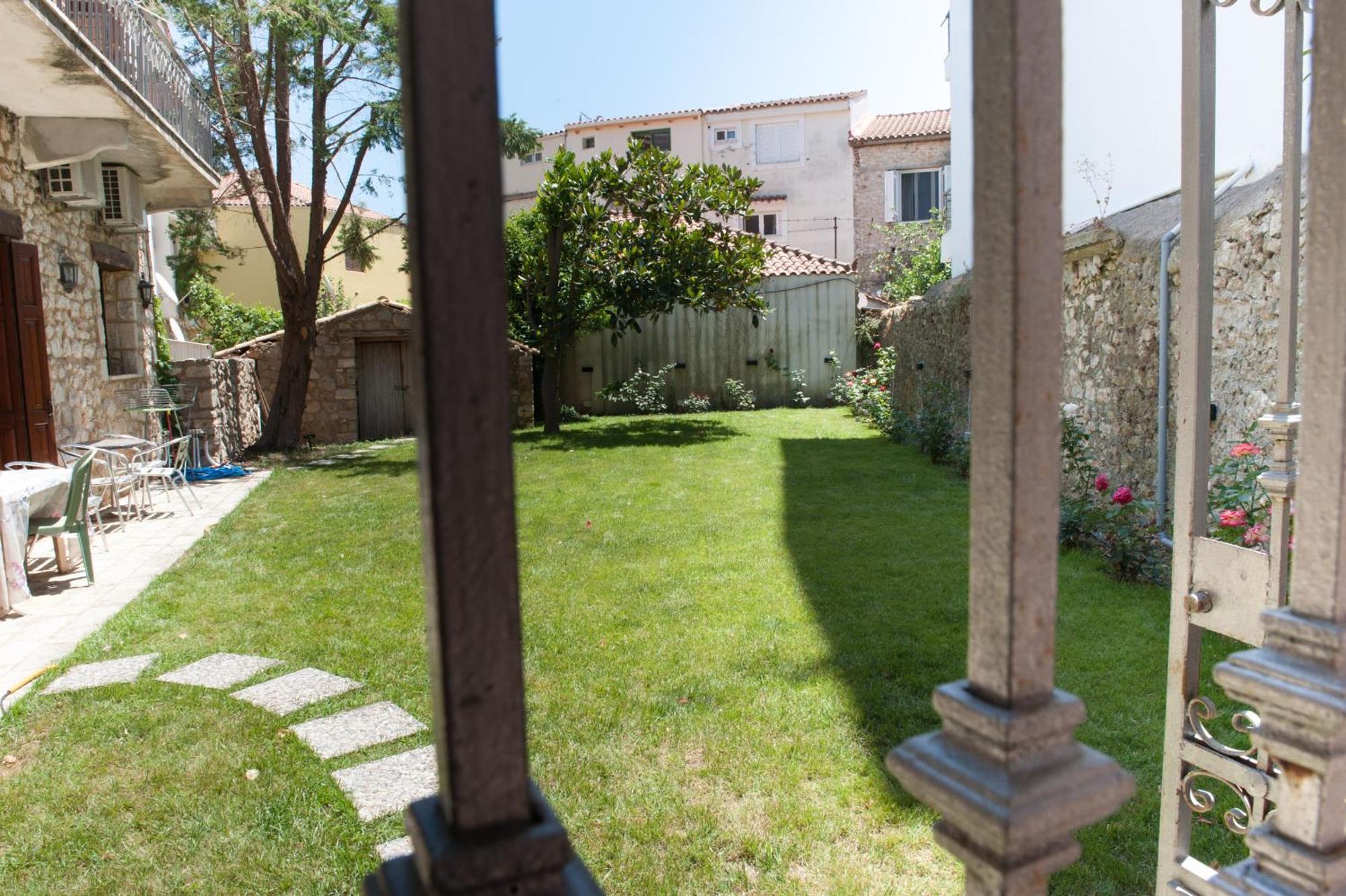 Seafront Stone Suites Vonitsa Exterior foto